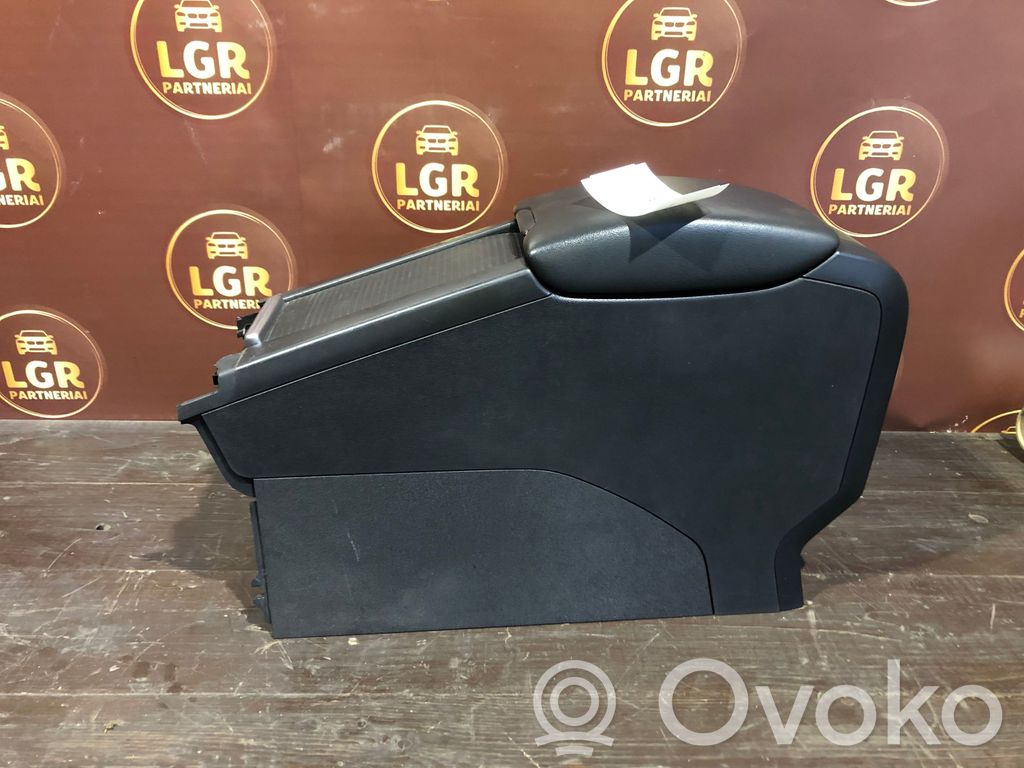 Armrest   30791394,39869654,30791467