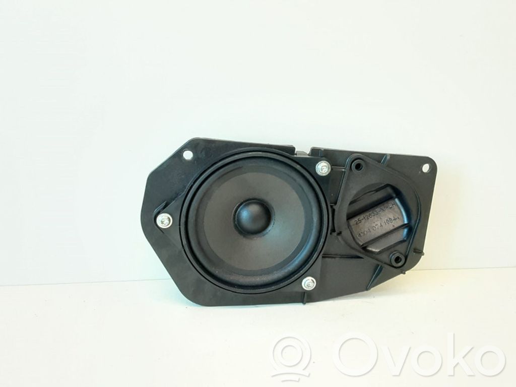 BMW 5 E60 E61 Altavoz de la puerta trasera 
