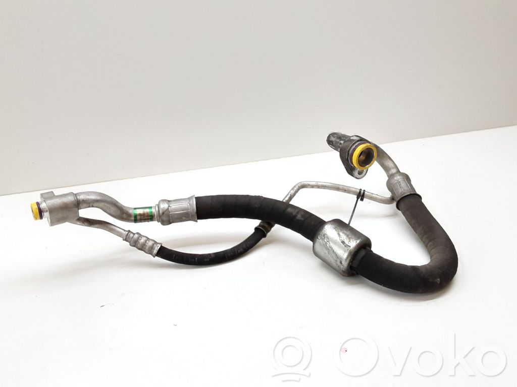 BMW 3 E90 E91 Ilmastointilaitteen putki (A/C) 