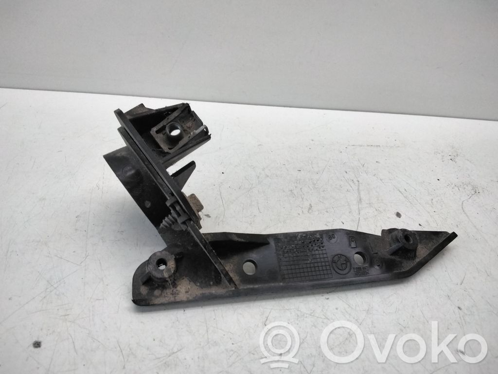 Halterung Scheinwerfer   7058447
