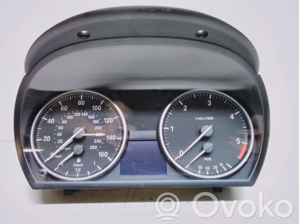 Geschwindigkeitsmesser Cockpit   9220964,1025380
