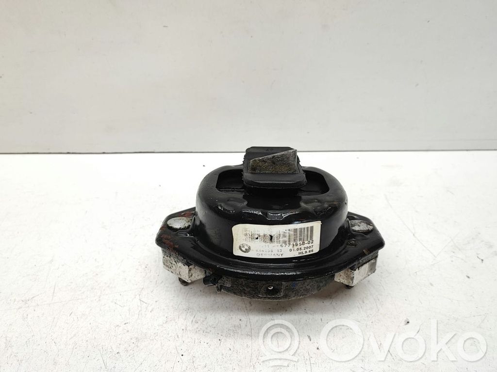 BMW 7 E65 E66 Engine mount bracket 