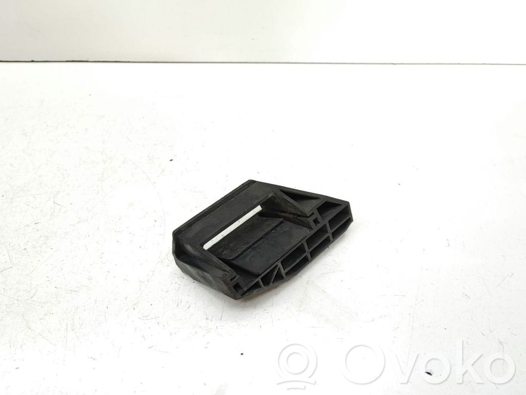 BMW 7 E65 E66 Fixation de radiateur 