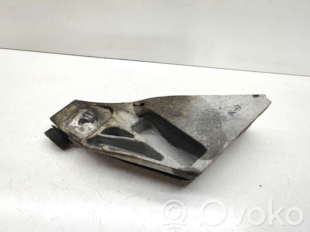 BMW X5 E70 Engine mounting bracket 