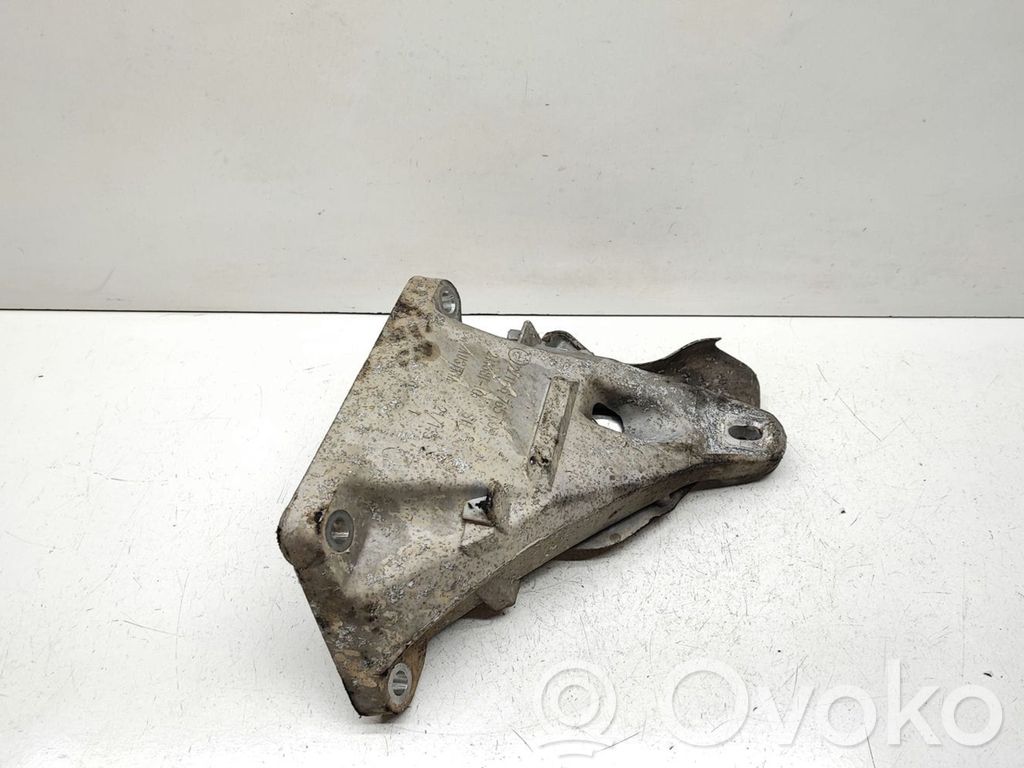BMW 3 E90 E91 Engine mounting bracket 