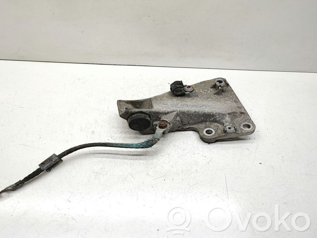 BMW 3 E90 E91 Engine mounting bracket 