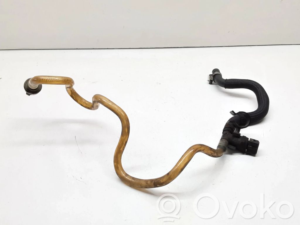 BMW 5 E60 E61 Degvielas caurulīte (-es) 