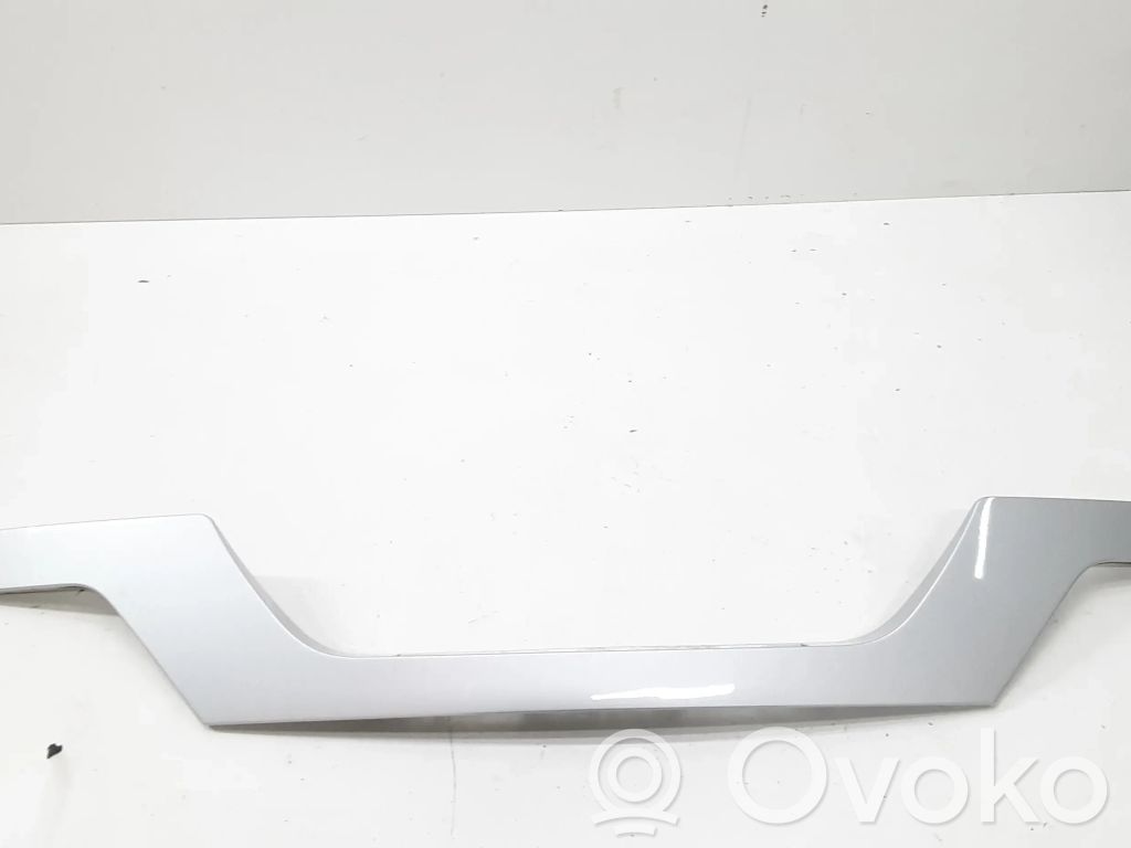 Tailgate trim   7052452