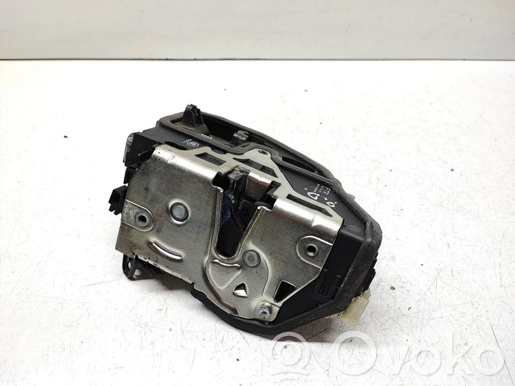 Front door lock   7059968