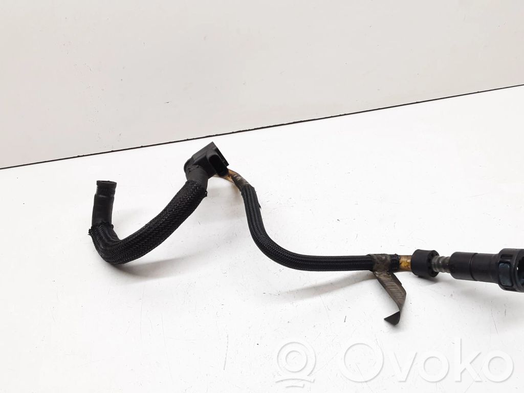 BMW 1 E81 E87 Fuel line pipe 