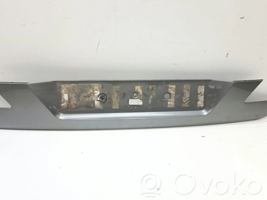 BMW 7 E65 E66 Tailgate trim 