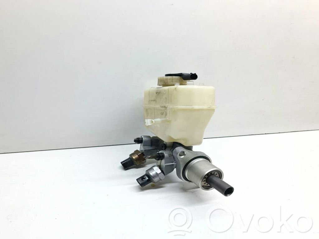 BMW 3 E46 Master brake cylinder 