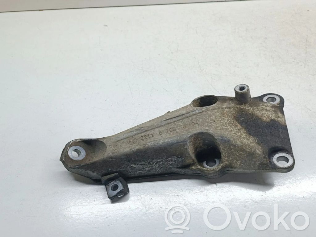 BMW 3 E90 E91 Engine mounting bracket 
