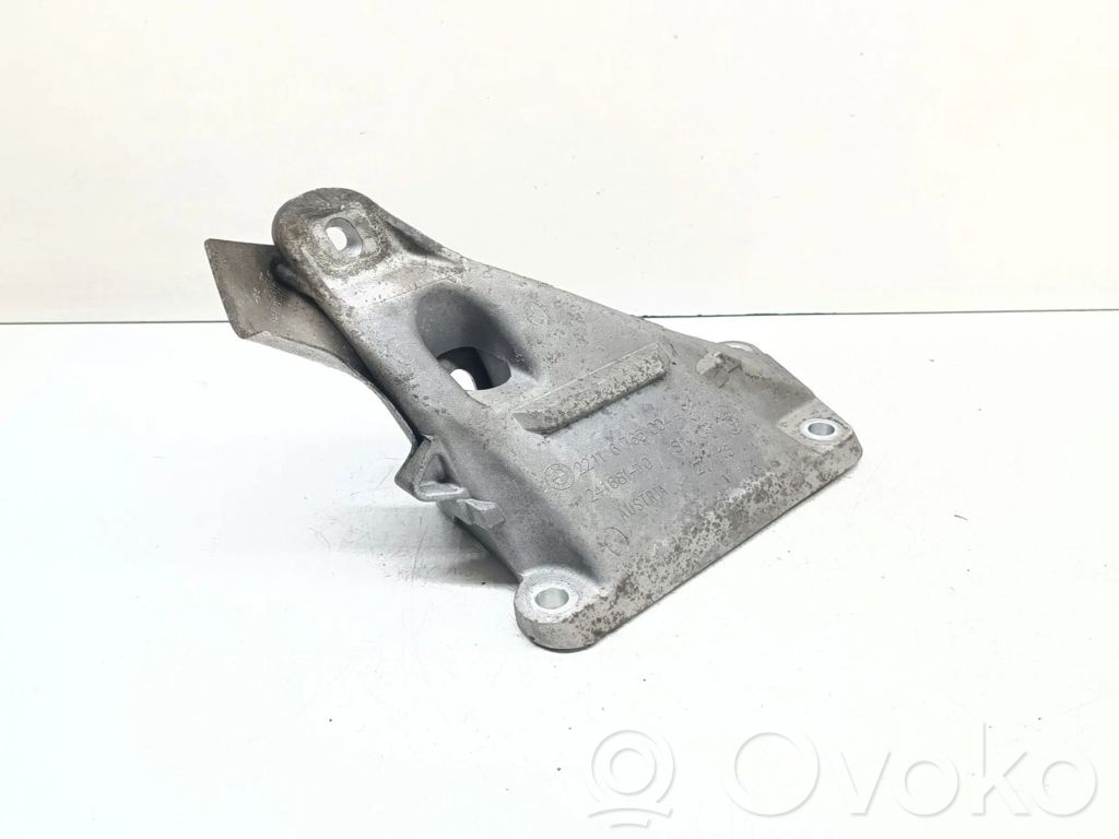 BMW 3 E90 E91 Engine mounting bracket 