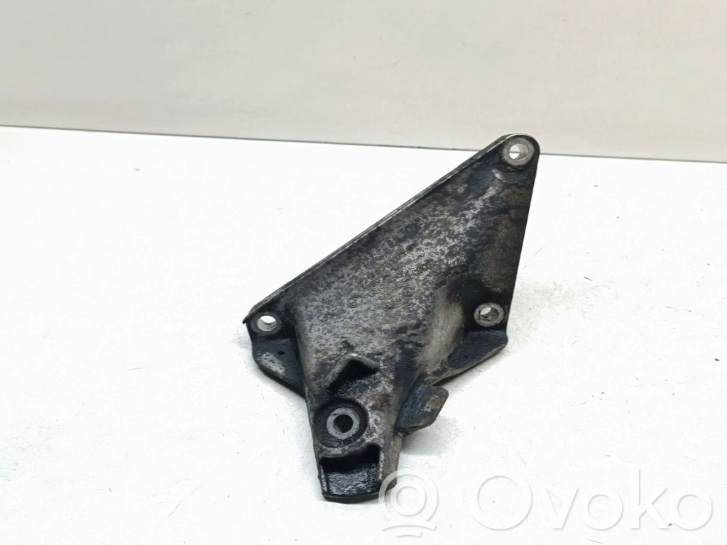Engine mounting bracket   6770005,22116770005
