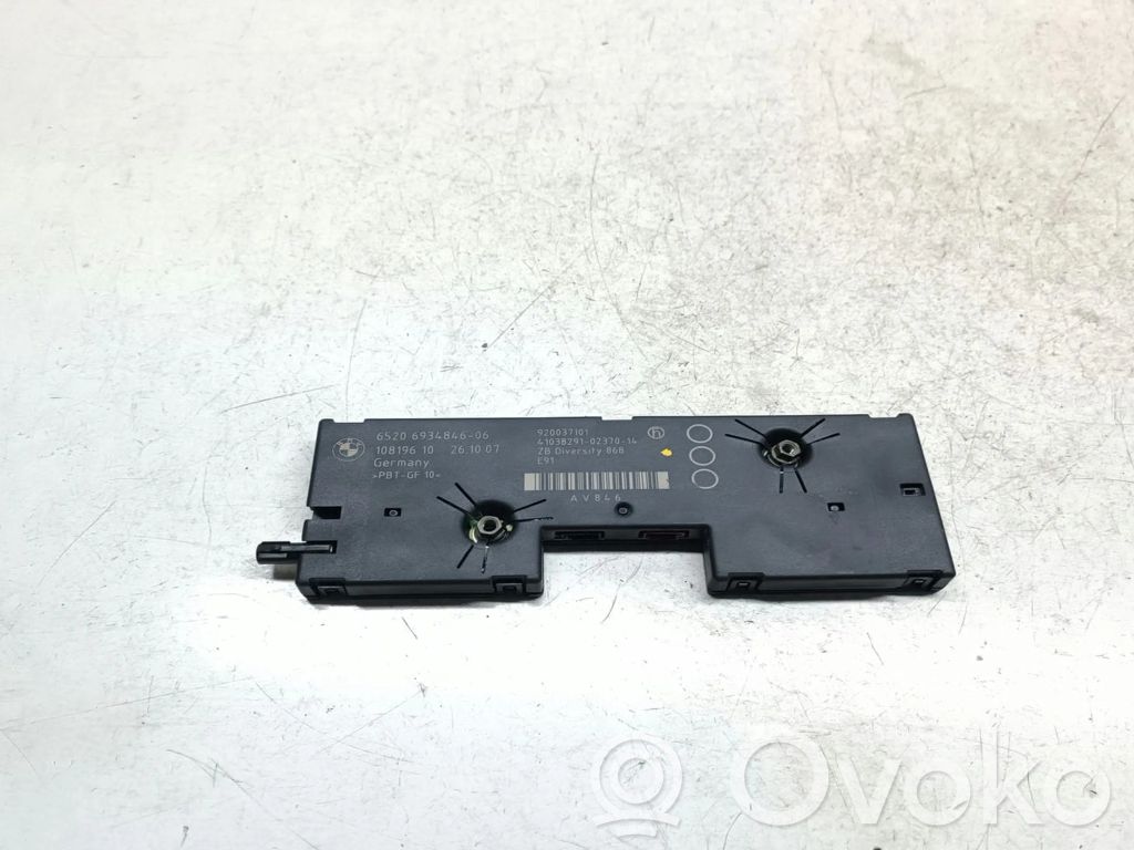 BMW 3 E90 E91 Antenos stiprintuvas 