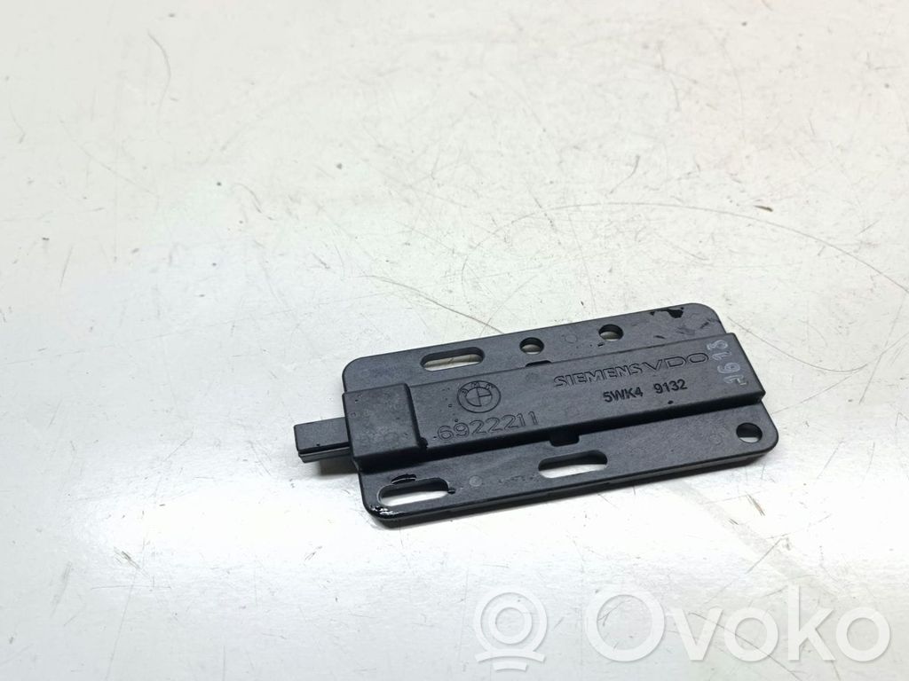 Antenne des Keyless-Systems   6922211