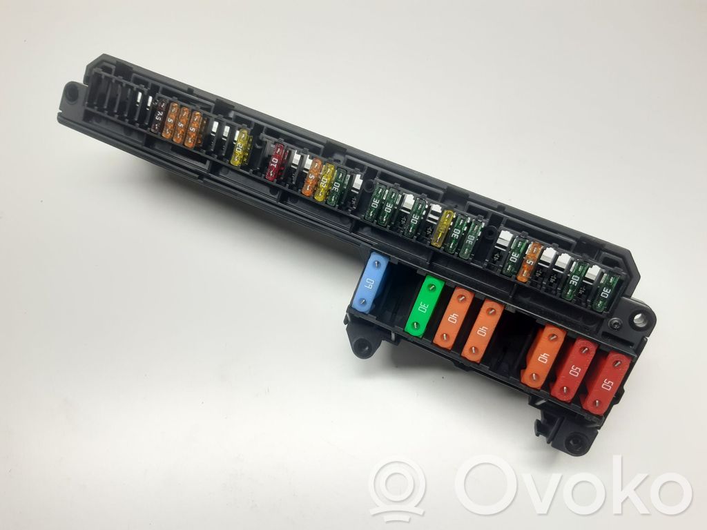 BMW 5 E60 E61 Saugiklių blokas 