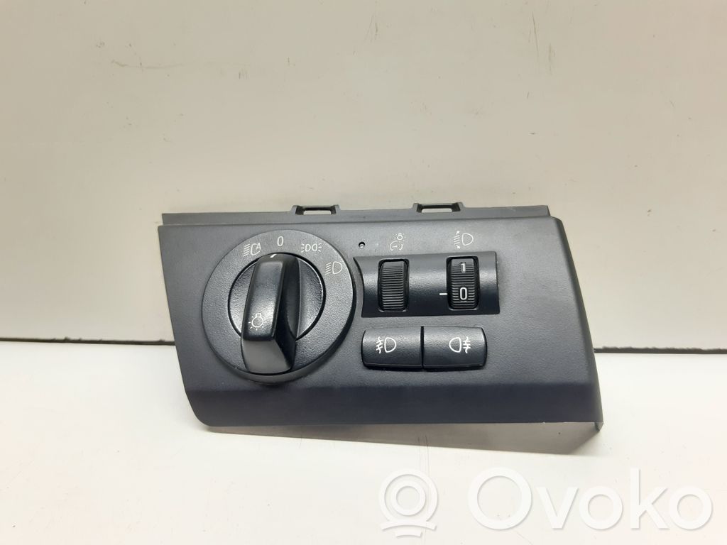 Light switch   3415108