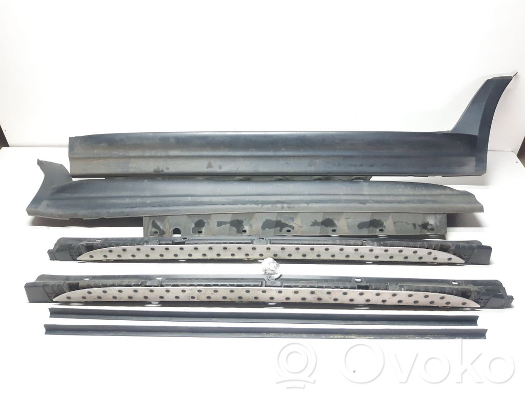 BMW X3 E83 Sill 