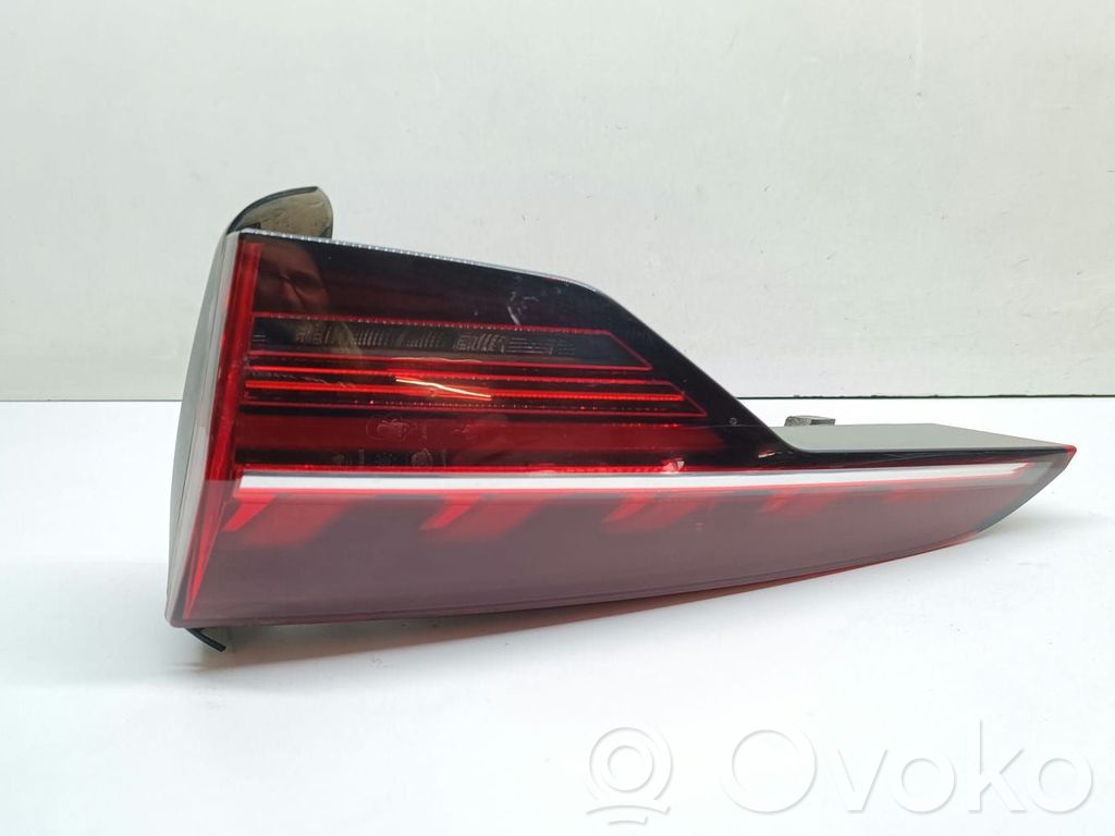 Audi A4 S4 B9 8W Lampy tylnej klapy bagażnika 