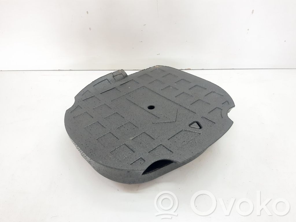 BMW 5 E60 E61 Atsarginio rato skyriaus apdaila 