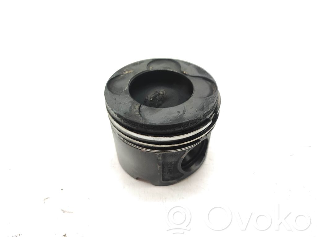 BMW X3 E83 Piston 