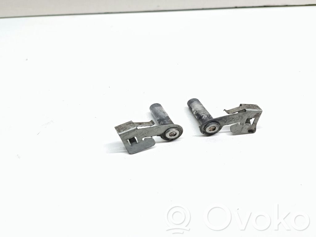 BMW 1 E81 E87 Gear shift cable bracket 