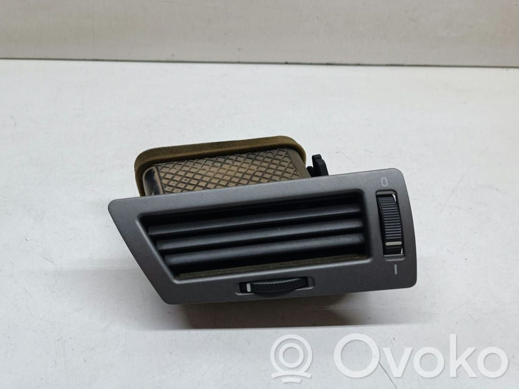 BMW 7 E65 E66 Šoninės oro grotelės 
