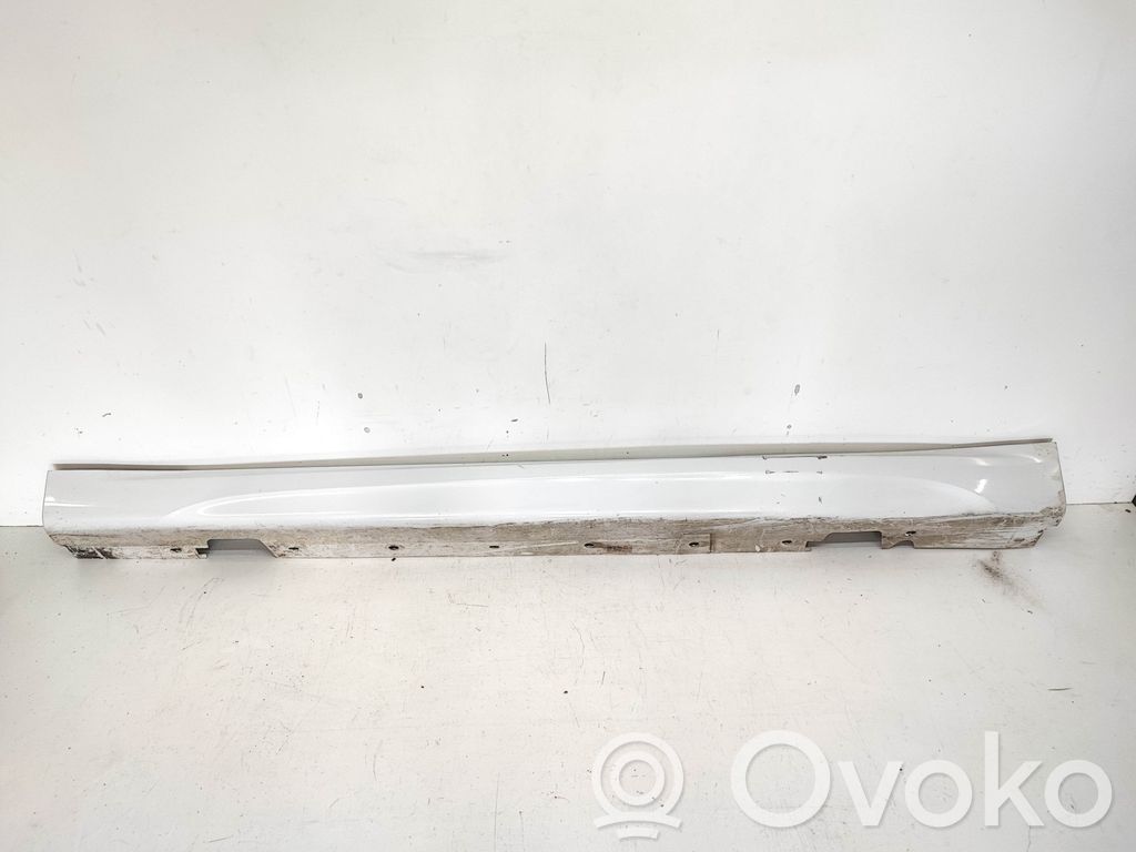 BMW X1 E84 Sill 
