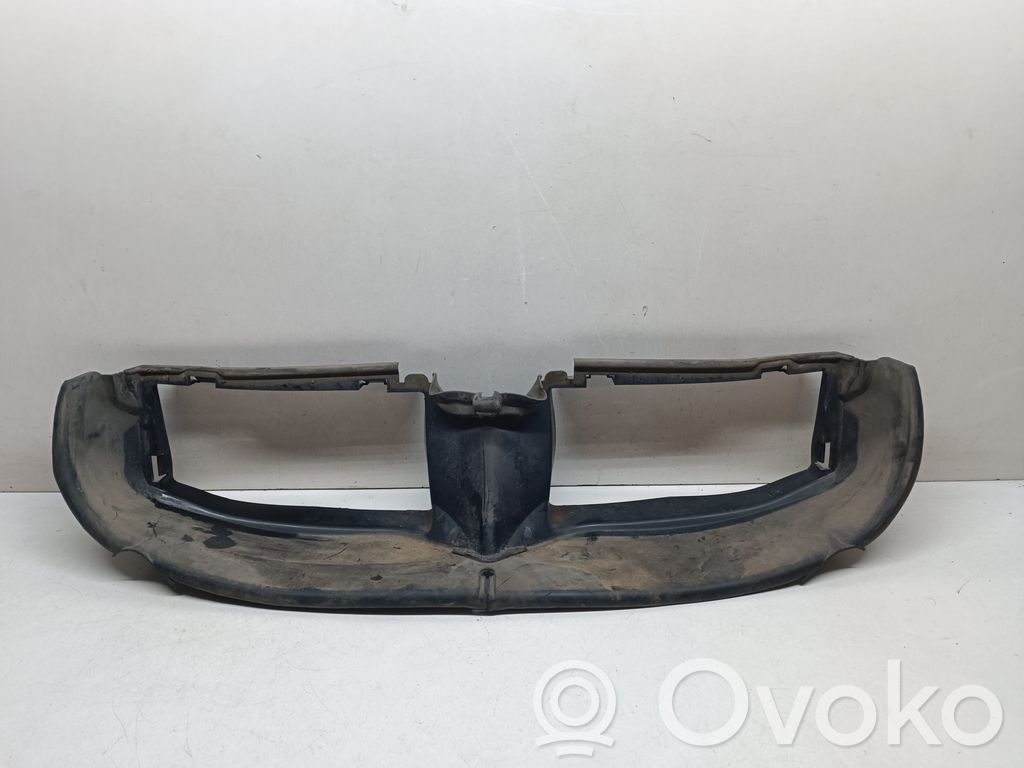 BMW 3 E90 E91 Oro paėmimo kanalo detalė (-ės) 