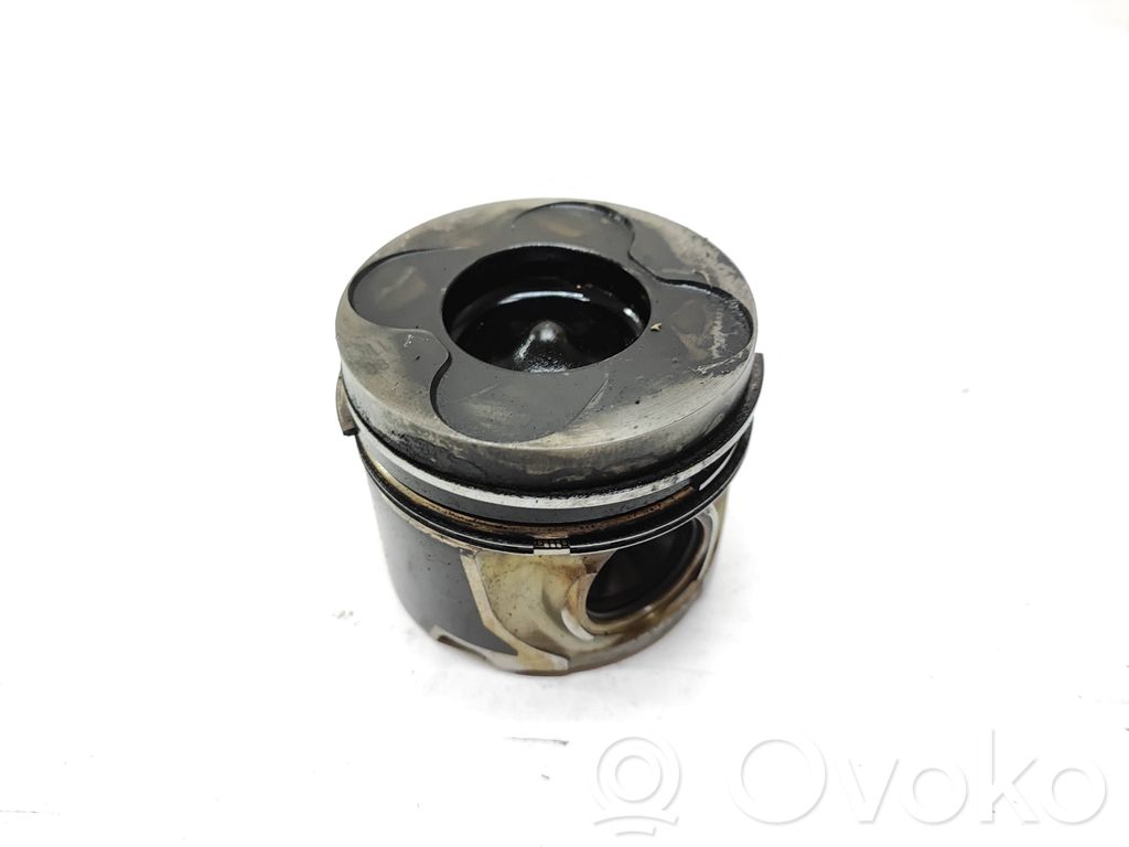 BMW 5 E60 E61 Piston 