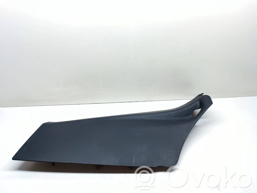 BMW 2 F46 Osłona dolna słupka / D 