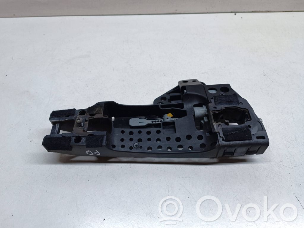 Klamka/wspornik zewnętrzny drzwi przednich   4M0837894A