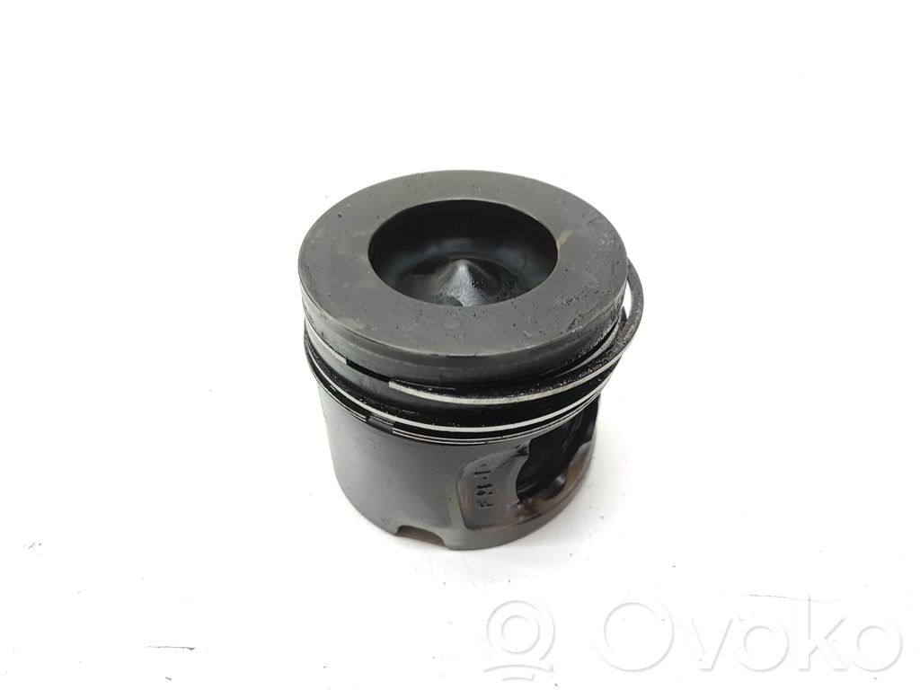 BMW X1 E84 Piston 