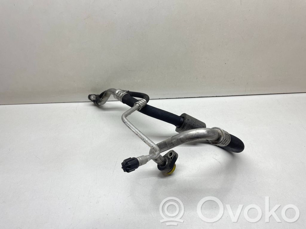 BMW 3 E90 E91 Ilmastointilaitteen putki (A/C) 