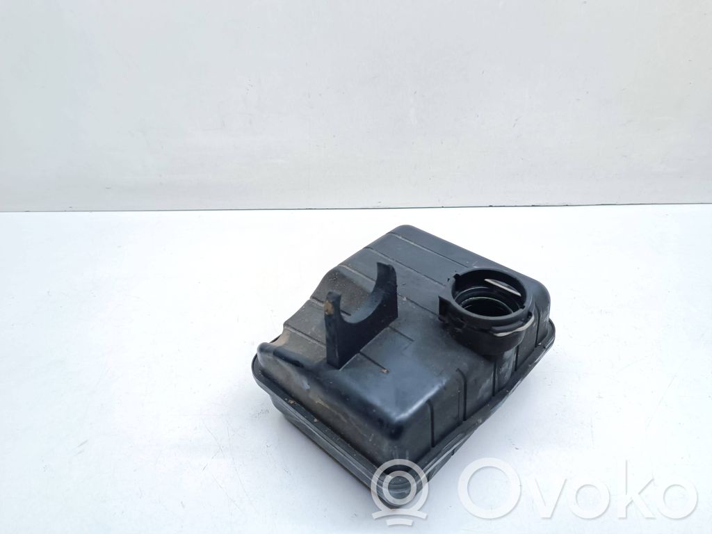 BMW 5 F10 F11 Rezonator / Dolot powietrza 