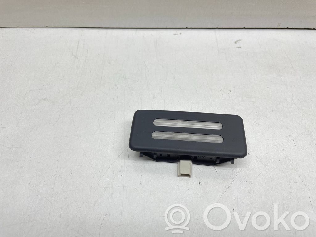BMW 7 E65 E66 Etuistuimen valo 