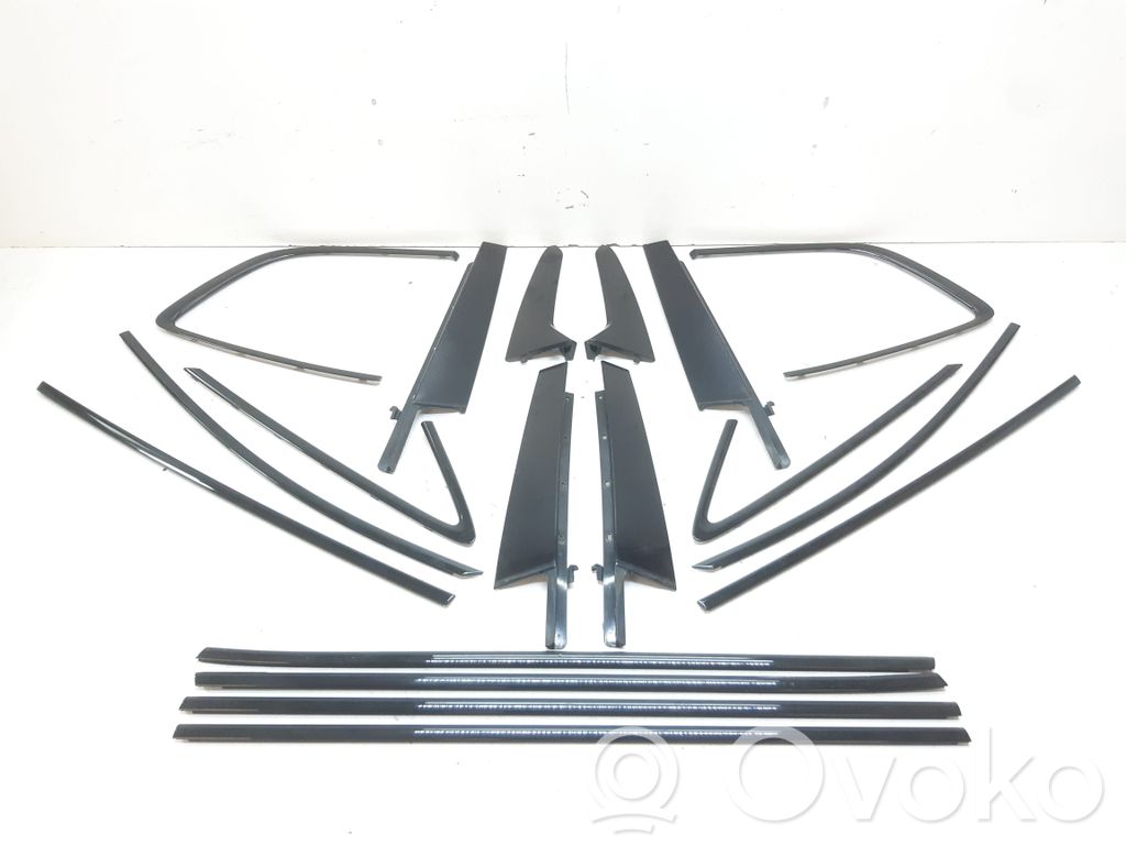 BMW 2 F46 Kit completo per il corpo 
