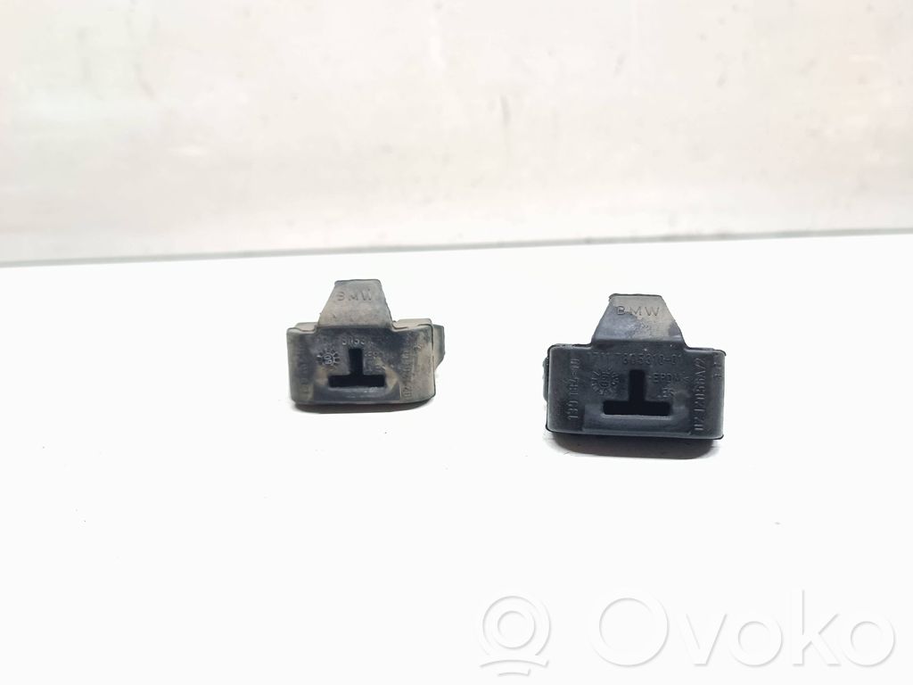 BMW 3 E90 E91 Radiator mount bracket 