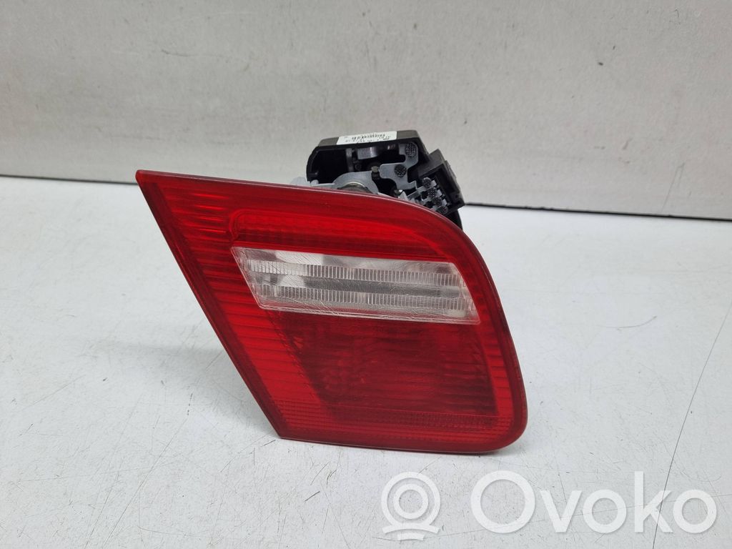 BMW 3 E46 Aizmugurējais lukturis pārsegā 