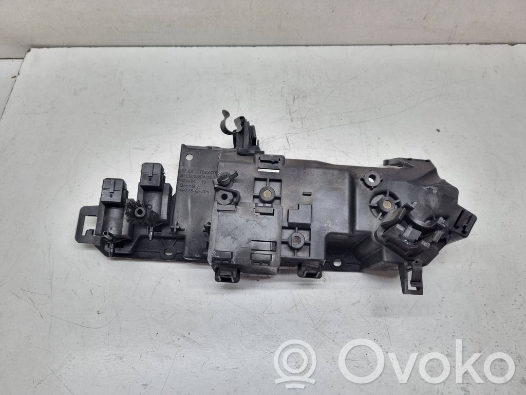 BMW 5 F10 F11 Alte piese compartiment motor 