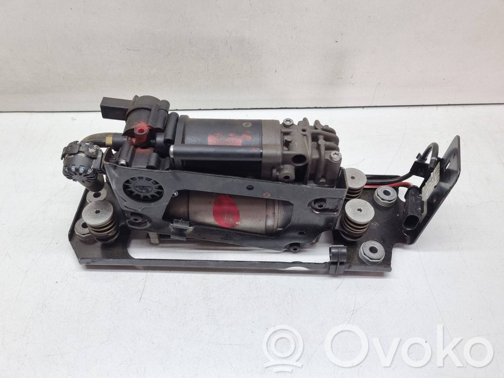 BMW 5 F10 F11 Kompresor zawieszenia tylnego pneumatycznego 
