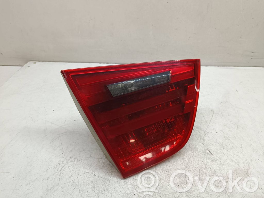Lampy tylnej klapy bagażnika   7154161