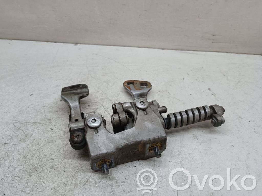 Tailgate/trunk/boot hinge   7119041