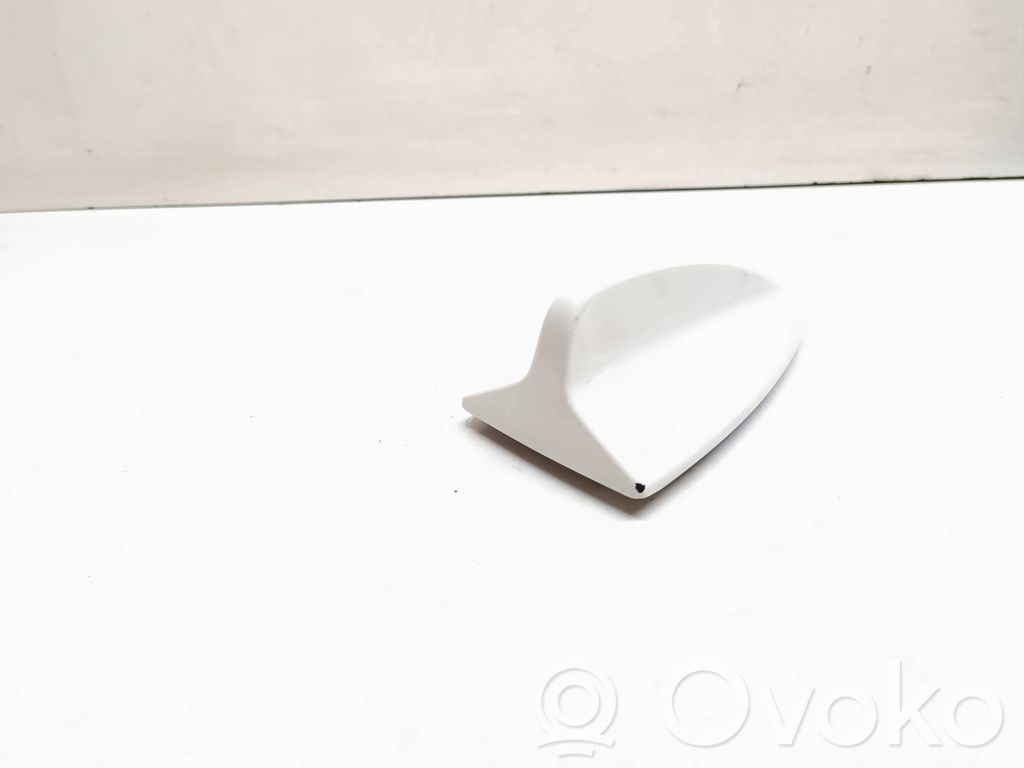 BMW 3 E90 E91 Stogo (GPS) antenos dangtelis 