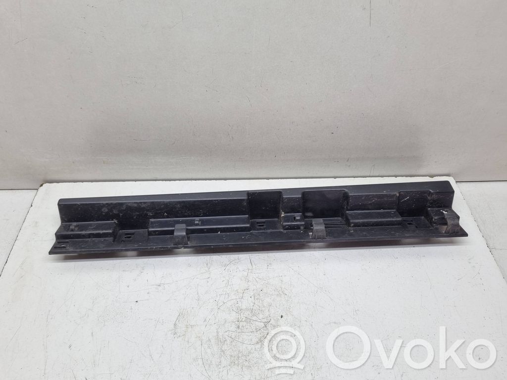 BMW 2 F46 Listwa progowa 