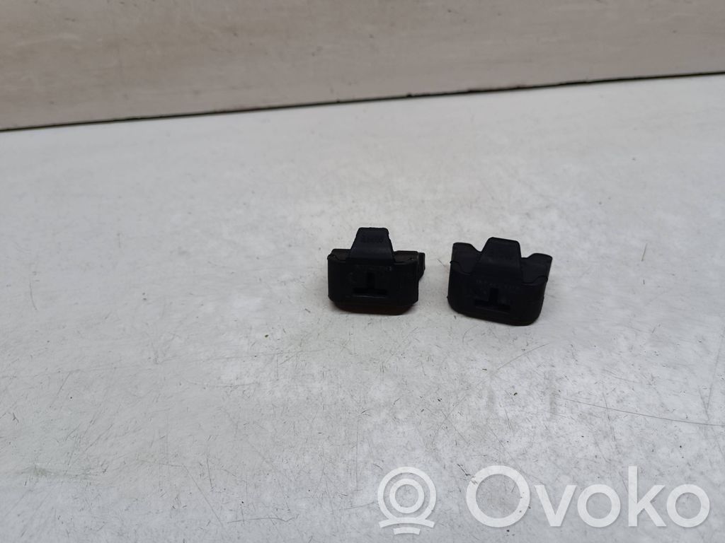 Fixation de radiateur   7805310,17117805310