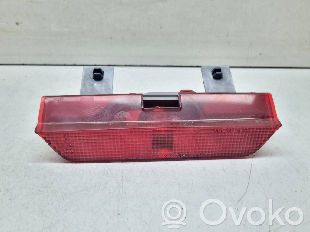 Toyota RAV 4 (XA20) Troisième feu stop
