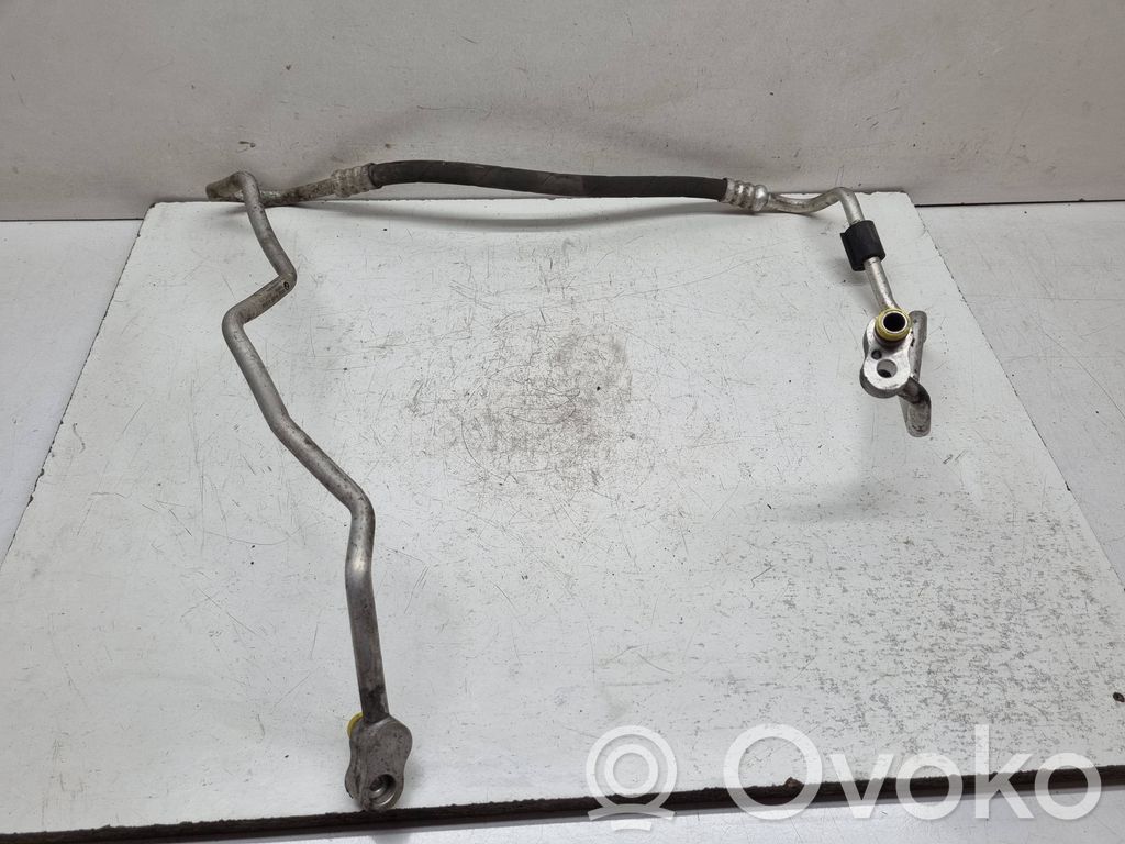 BMW 3 E90 E91 Ilmastointilaitteen putki (A/C) 